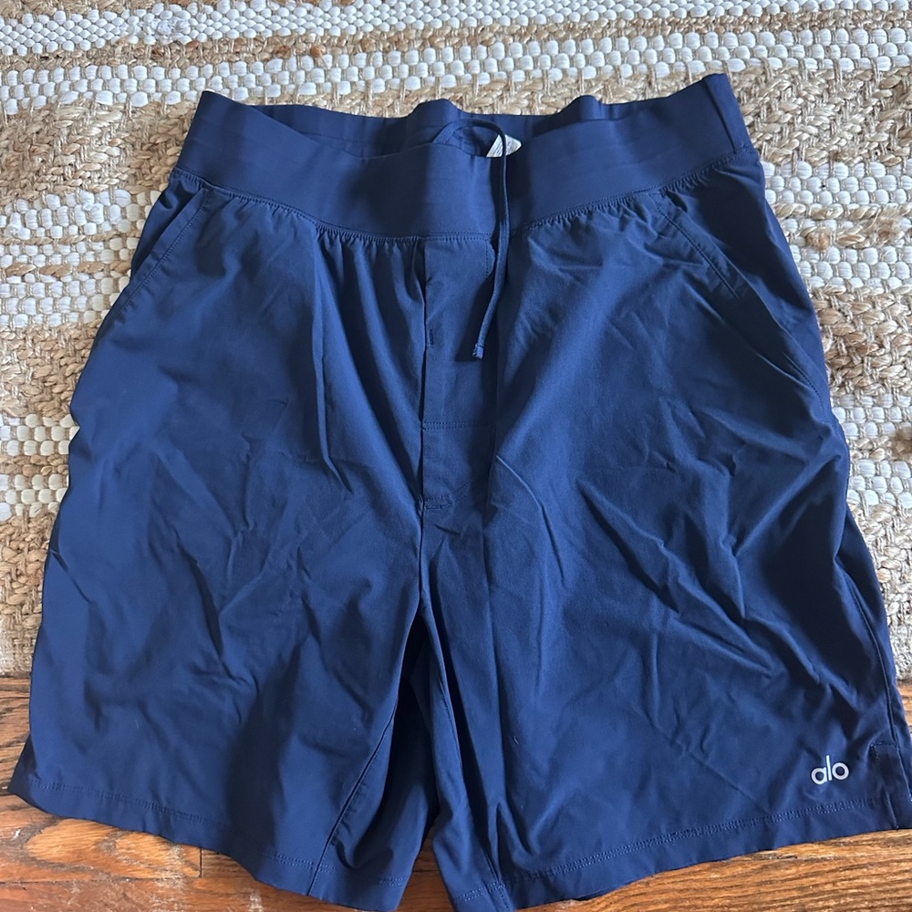 alo yoga Repetition Short 7” Navy Blue Size L